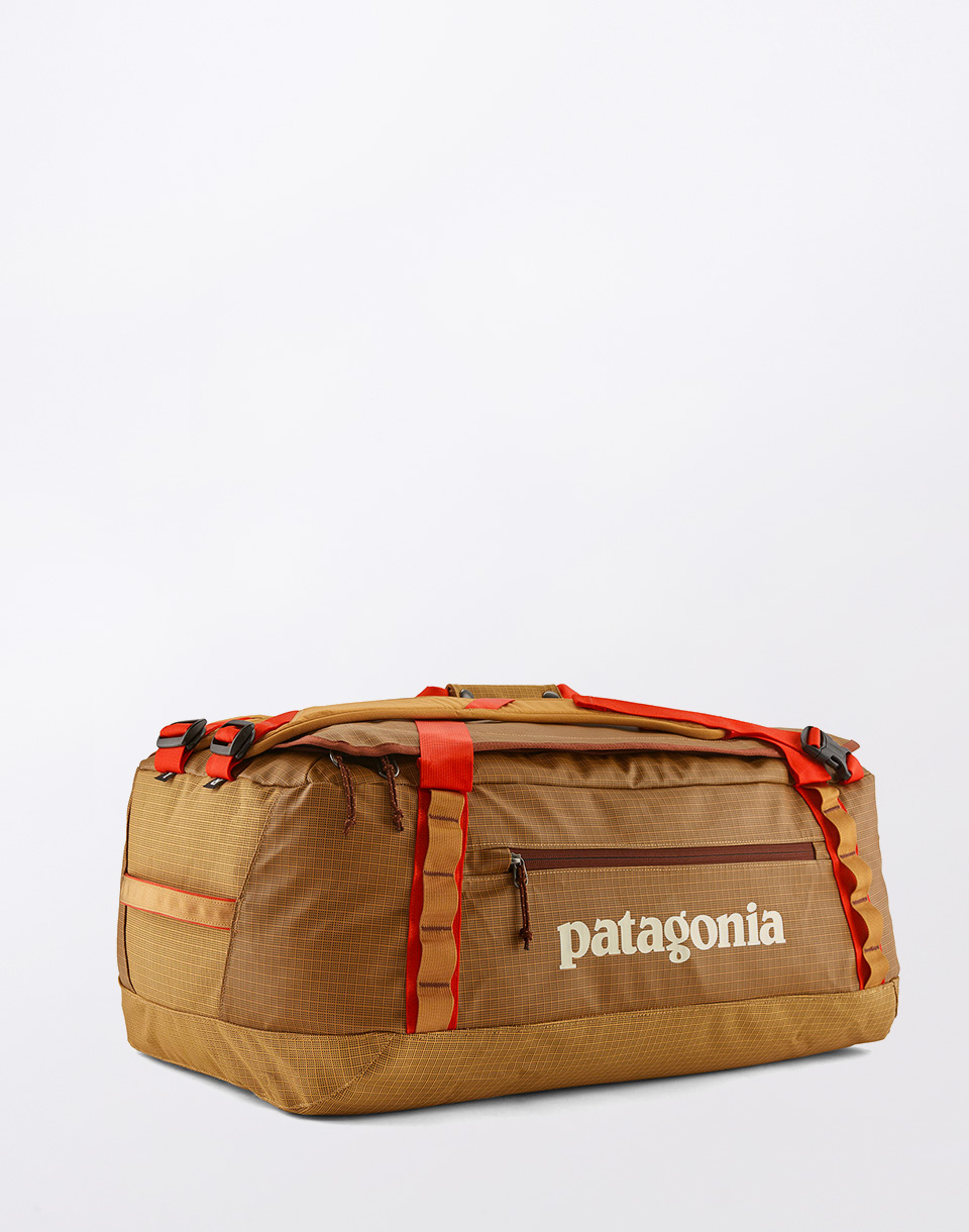 631575-wbf25-49343-tngopata-8 Patagonia Black Hole Duffel 55L Talon Gold